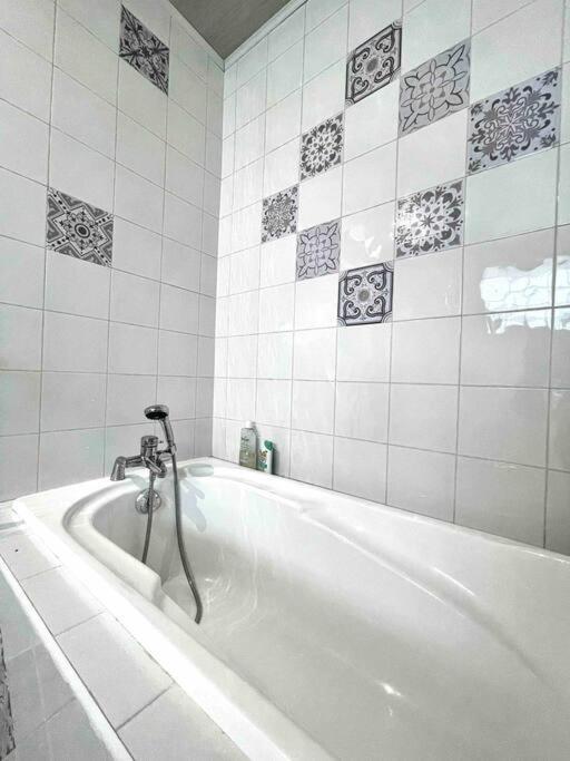 La Casa Del Papa - Maison Spacieuse Avec Jardin โดล ภายนอก รูปภาพ